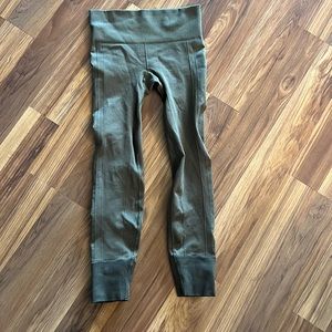 Lululemon Ebb to Street Pant - Size 6